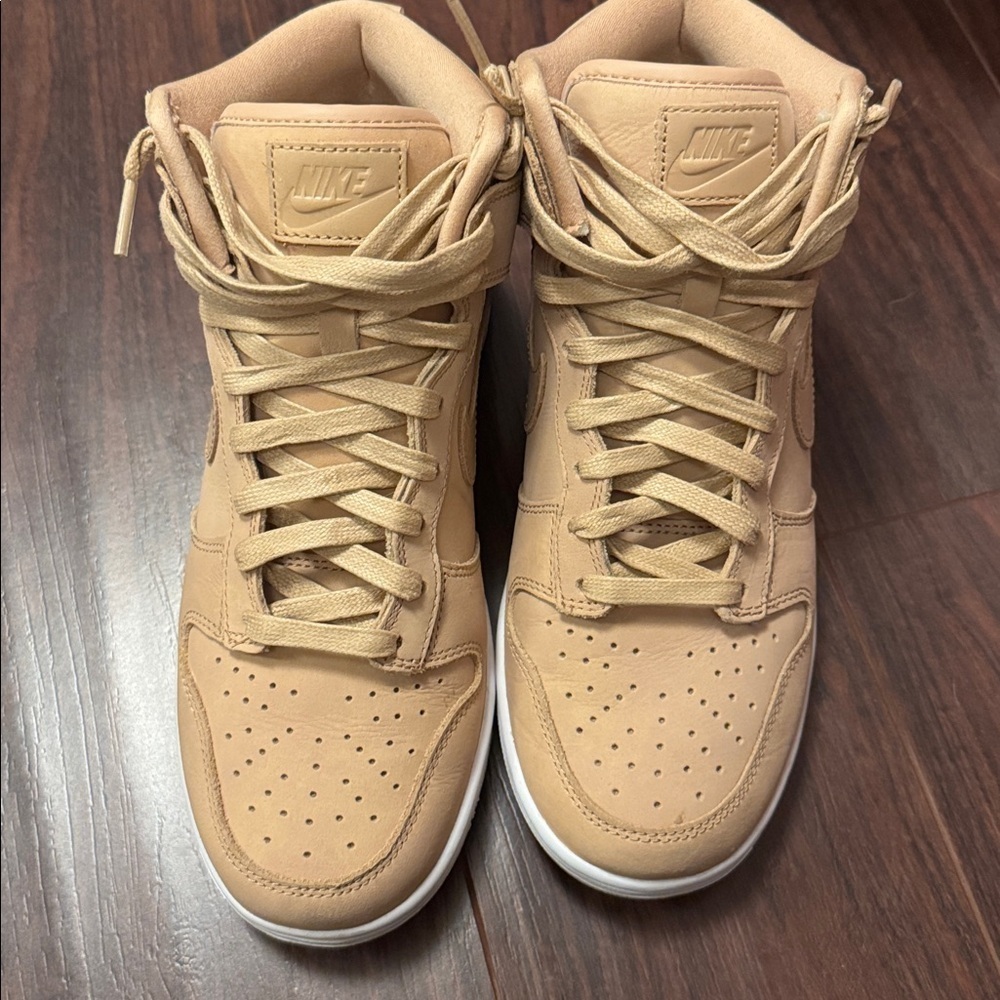 Nike Dunk High Premium
Vachetta Tan - Picture 2 of 6